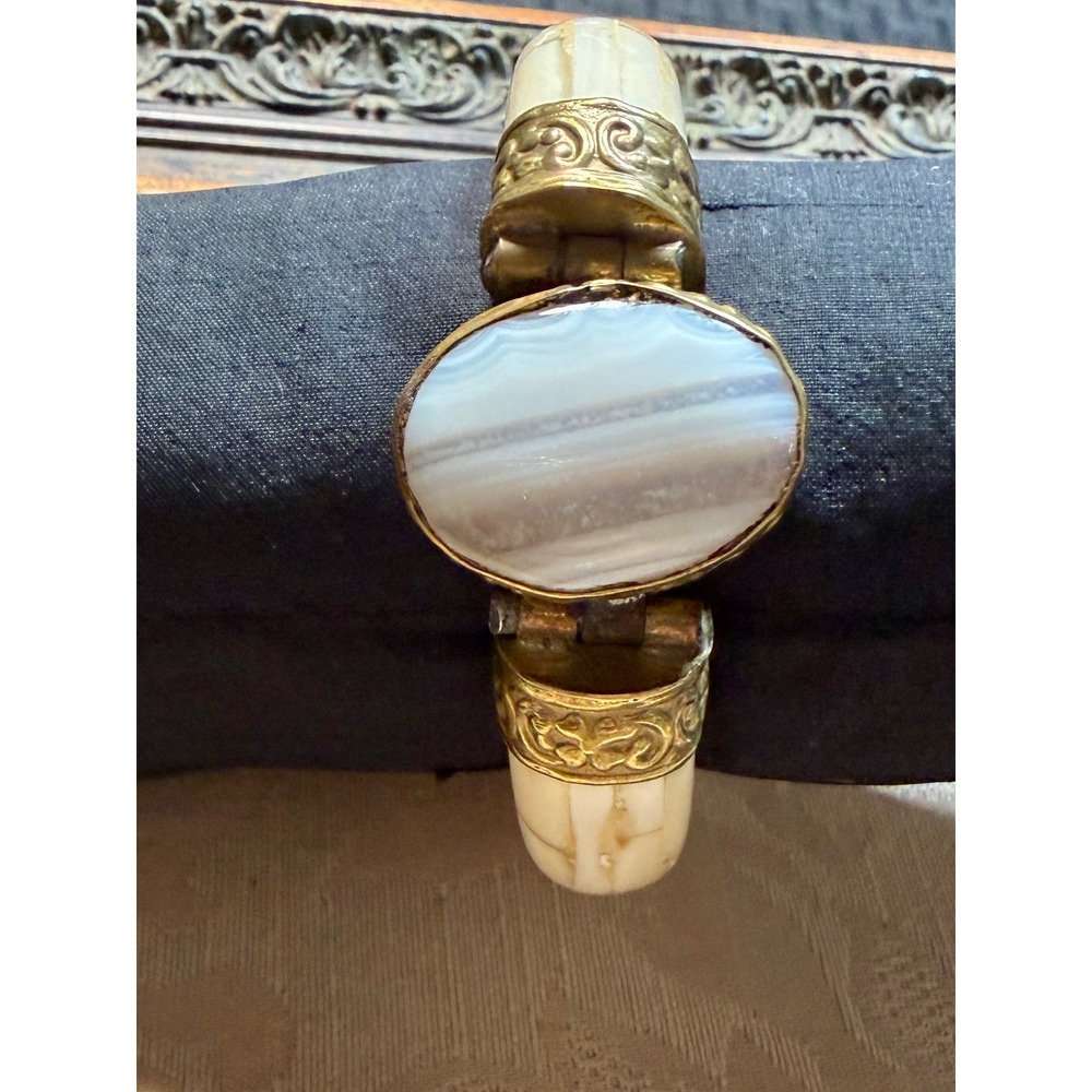 Vintage Banded Agate Inlaid Bone Brass Hinged Bangle Bracelet Boho Statement